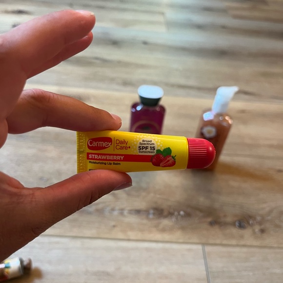 Lotion/soap/chapstick BUNDLE - Picture 6 of 11